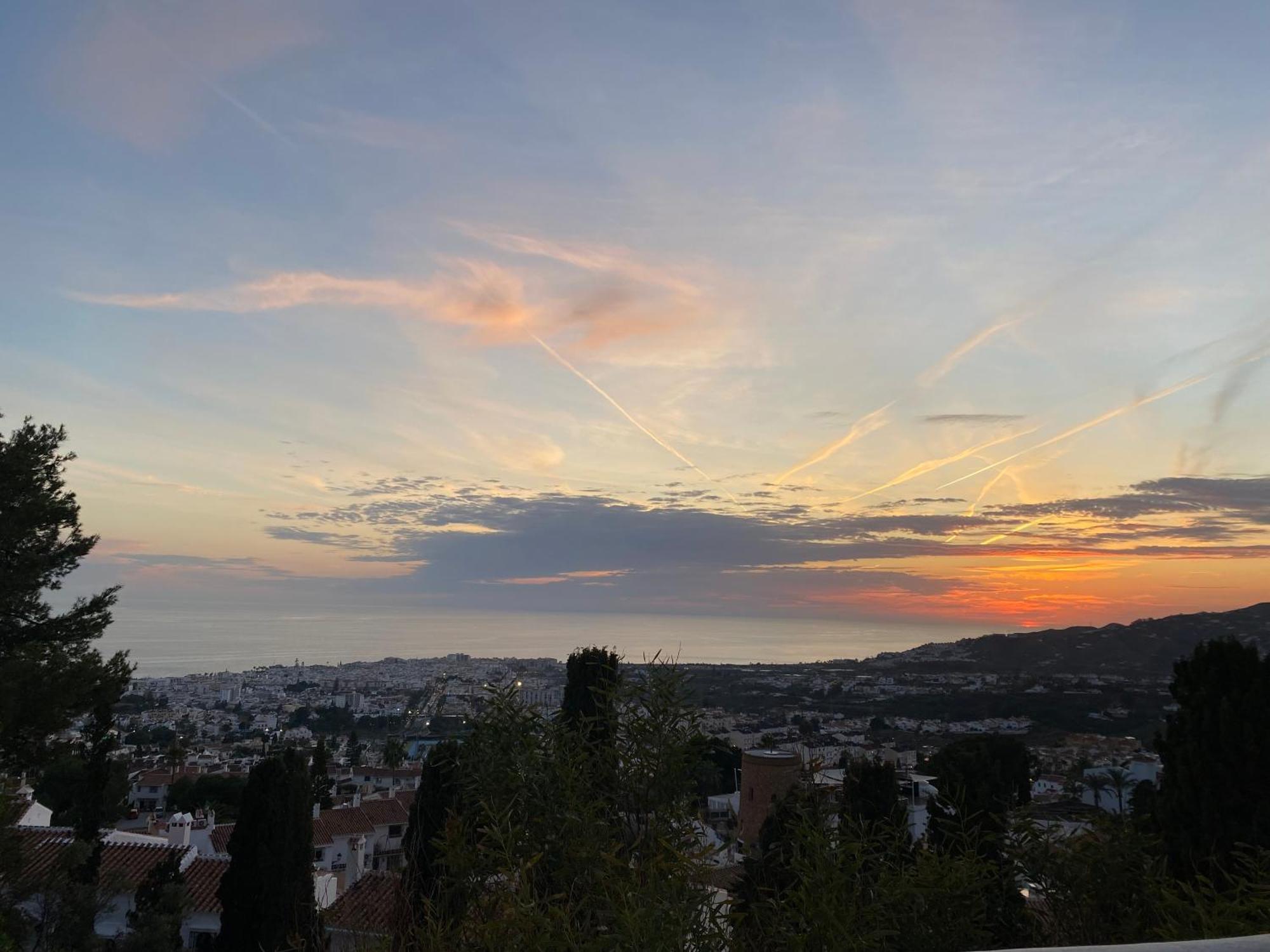 Precioso Apartamento Mandarinos Con Vistas Al Mar Nerja Esterno foto