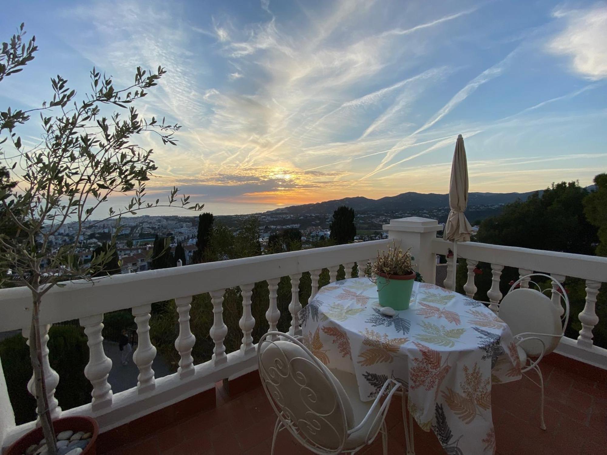 Precioso Apartamento Mandarinos Con Vistas Al Mar Nerja Esterno foto